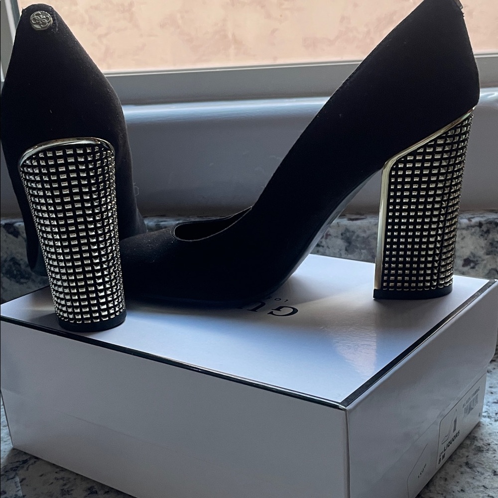 GUESS WOMENS DRESS SHOE SIZE 8